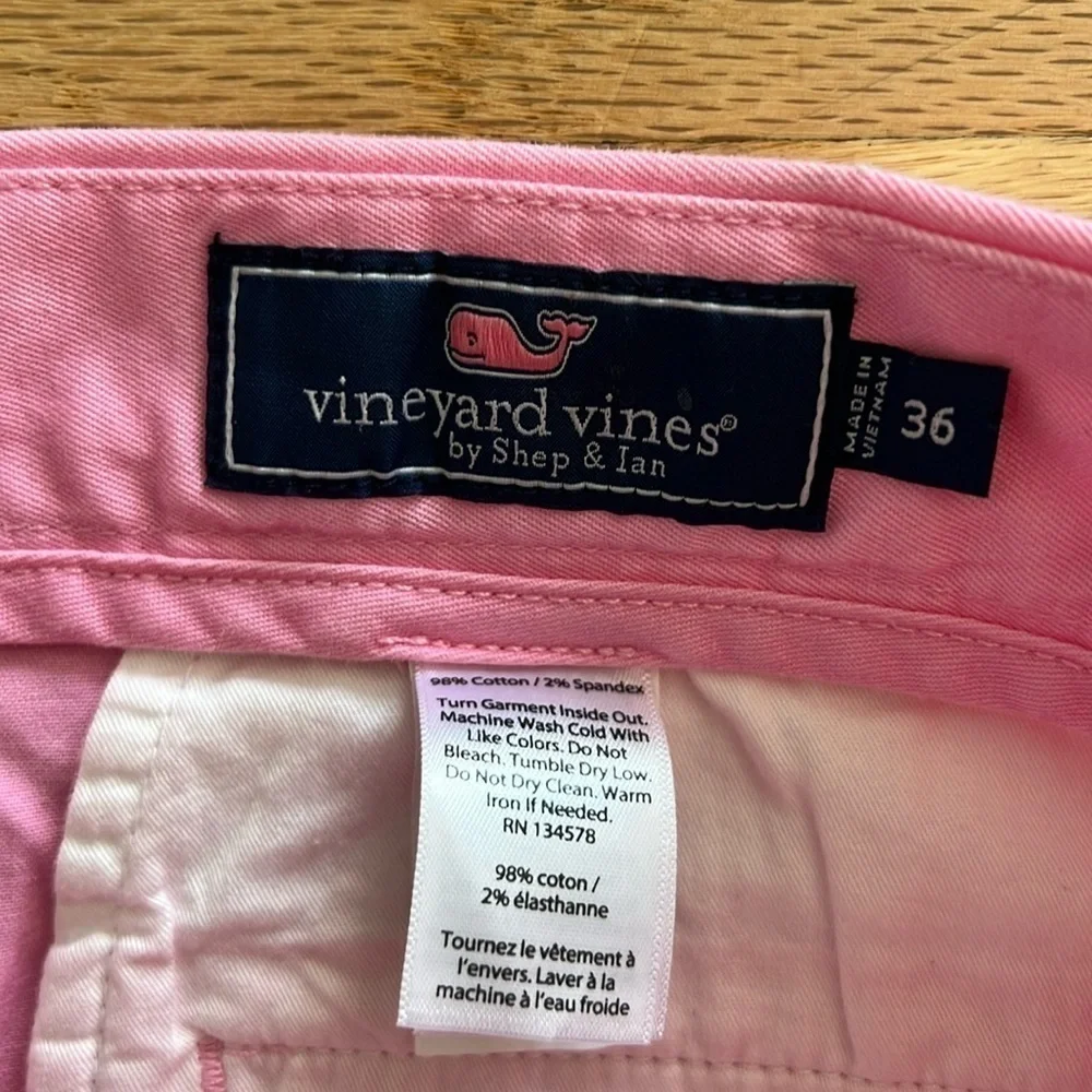 Vineyard Vines Men's 9” Breaker Shorts - Waist 36”